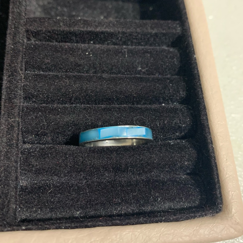 {Ring} - Picture 3 of 3